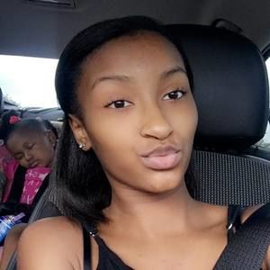 Meet your Posher, Shania